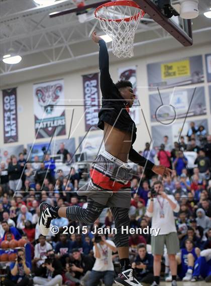 Thumbnail 1 in 2015 MaxPreps Holiday Classic Dunk Contest photogallery.
