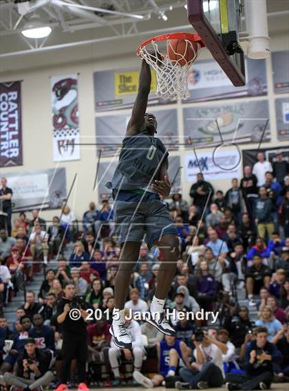 Thumbnail 2 in 2015 MaxPreps Holiday Classic Dunk Contest photogallery.