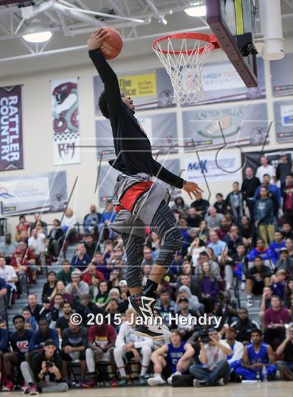 Thumbnail 3 in 2015 MaxPreps Holiday Classic Dunk Contest photogallery.