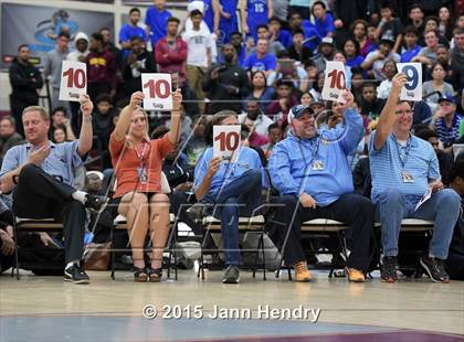 Thumbnail 2 in 2015 MaxPreps Holiday Classic Dunk Contest photogallery.