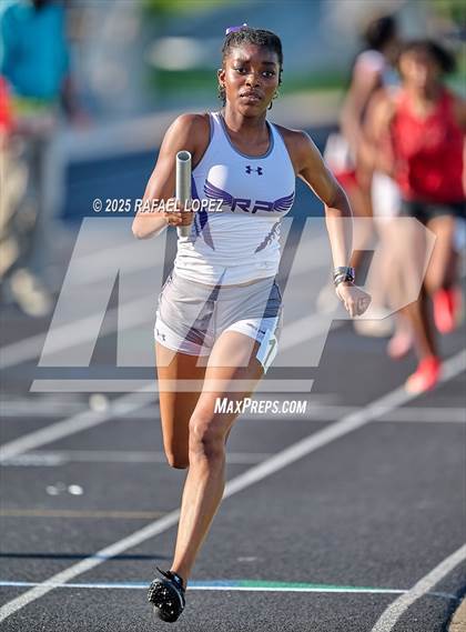 Thumbnail 1 in UIL 6A Track & Field Area 21&22 (4x400M Relay) photogallery.