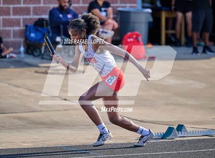 Thumbnail 1 in UIL 6A Track & Field Area 21&22 (4x400M Relay) photogallery.