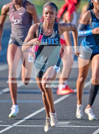 Thumbnail 1 in UIL 6A Track & Field Area 21&22 (4x400M Relay) photogallery.