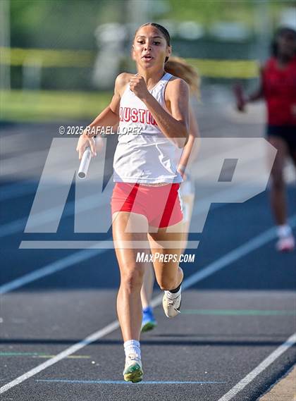 Thumbnail 1 in UIL 6A Track & Field Area 21&22 (4x400M Relay) photogallery.