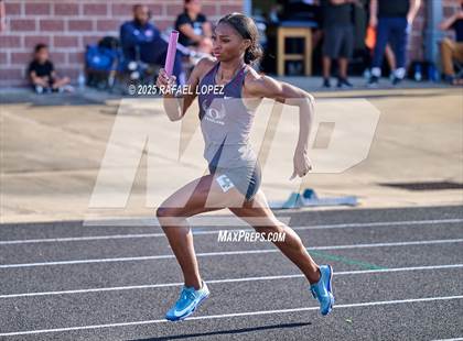 Thumbnail 1 in UIL 6A Track & Field Area 21&22 (4x400M Relay) photogallery.