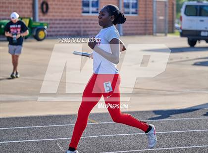 Thumbnail 3 in UIL 6A Track & Field Area 21&22 (4x400M Relay) photogallery.