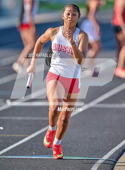 Thumbnail 2 in UIL 6A Track & Field Area 21&22 (4x400M Relay) photogallery.
