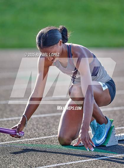 Thumbnail 3 in UIL 6A Track & Field Area 21&22 (4x400M Relay) photogallery.