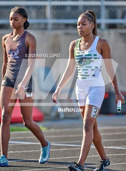Thumbnail 3 in UIL 6A Track & Field Area 21&22 (4x400M Relay) photogallery.