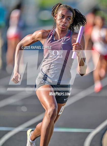 Thumbnail 1 in UIL 6A Track & Field Area 21&22 (4x400M Relay) photogallery.