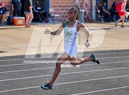 Thumbnail 2 in UIL 6A Track & Field Area 21&22 (4x400M Relay) photogallery.