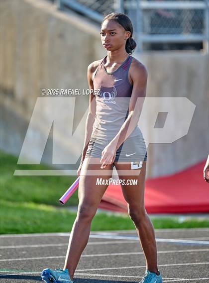 Thumbnail 1 in UIL 6A Track & Field Area 21&22 (4x400M Relay) photogallery.