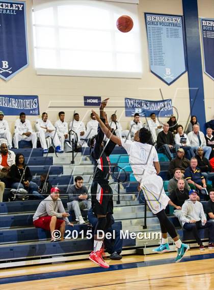 Thumbnail 2 in Oldsmar Christian vs. Huntington  photogallery.