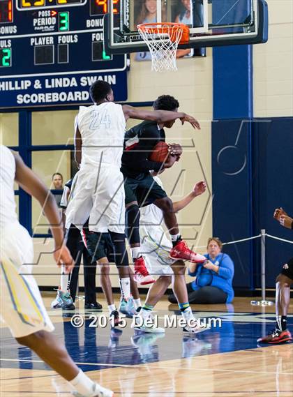 Thumbnail 3 in Oldsmar Christian vs. Huntington  photogallery.