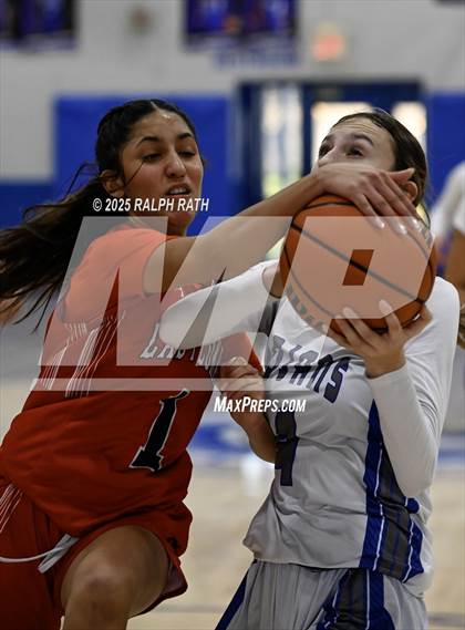 Thumbnail 2 in Las Plumas @ Orland photogallery.