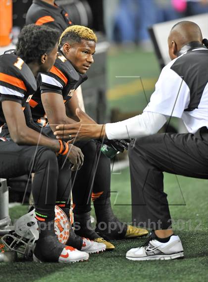 Thumbnail 1 in Lancaster vs. Cedar Park (UIL 4A Division 2 Final)  photogallery.