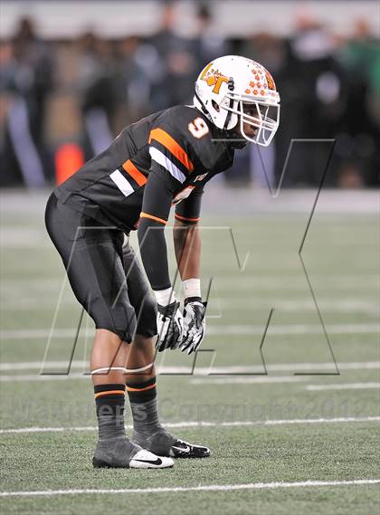 Thumbnail 3 in Lancaster vs. Cedar Park (UIL 4A Division 2 Final)  photogallery.