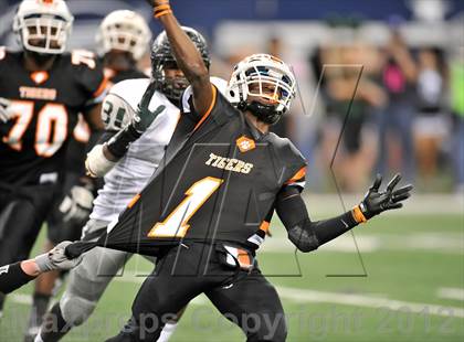 Thumbnail 2 in Lancaster vs. Cedar Park (UIL 4A Division 2 Final)  photogallery.