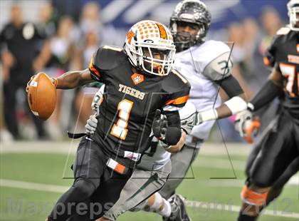 Thumbnail 1 in Lancaster vs. Cedar Park (UIL 4A Division 2 Final)  photogallery.