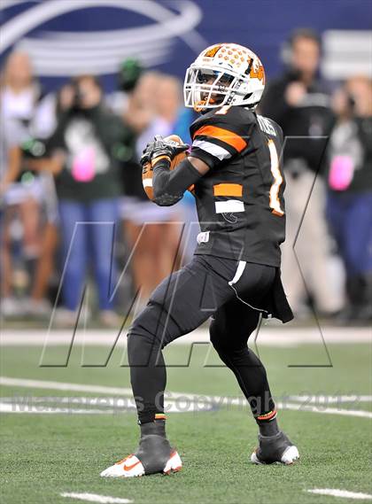 Thumbnail 2 in Lancaster vs. Cedar Park (UIL 4A Division 2 Final)  photogallery.