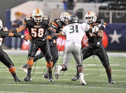 Thumbnail 2 in Lancaster vs. Cedar Park (UIL 4A Division 2 Final)  photogallery.