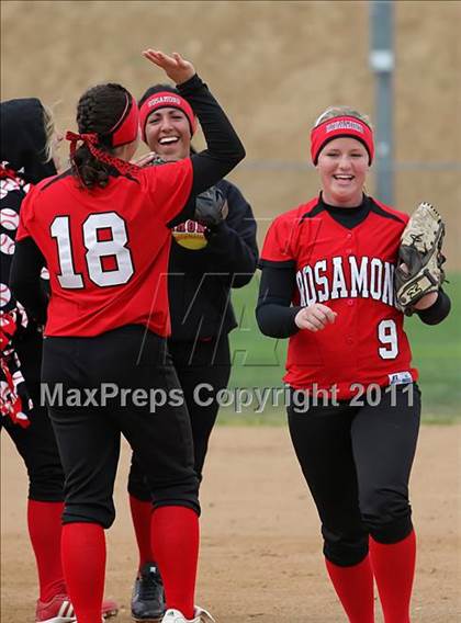 Thumbnail 2 in Rosamond vs. Bellarmine-Jefferson (Desert Classic) photogallery.