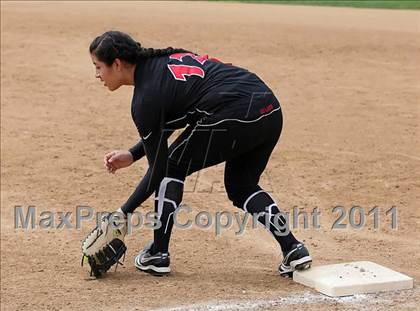 Thumbnail 2 in Rosamond vs. Bellarmine-Jefferson (Desert Classic) photogallery.