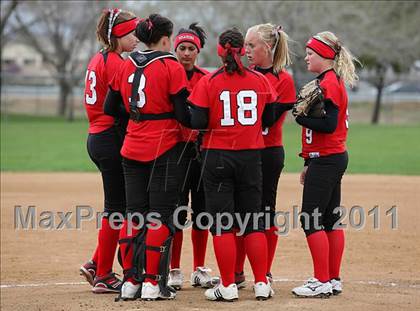 Thumbnail 3 in Rosamond vs. Bellarmine-Jefferson (Desert Classic) photogallery.