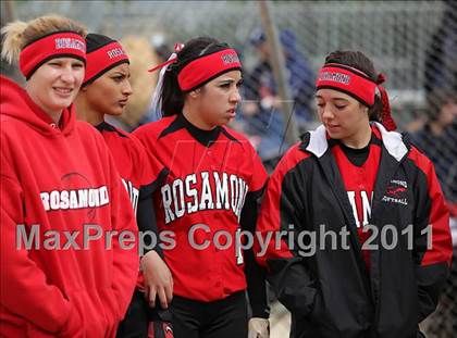 Thumbnail 2 in Rosamond vs. Bellarmine-Jefferson (Desert Classic) photogallery.