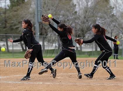 Thumbnail 1 in Rosamond vs. Bellarmine-Jefferson (Desert Classic) photogallery.