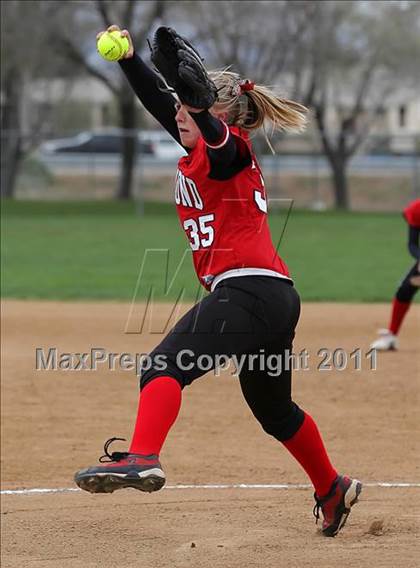 Thumbnail 3 in Rosamond vs. Bellarmine-Jefferson (Desert Classic) photogallery.