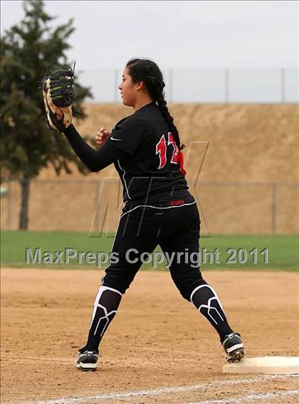 Thumbnail 3 in Rosamond vs. Bellarmine-Jefferson (Desert Classic) photogallery.