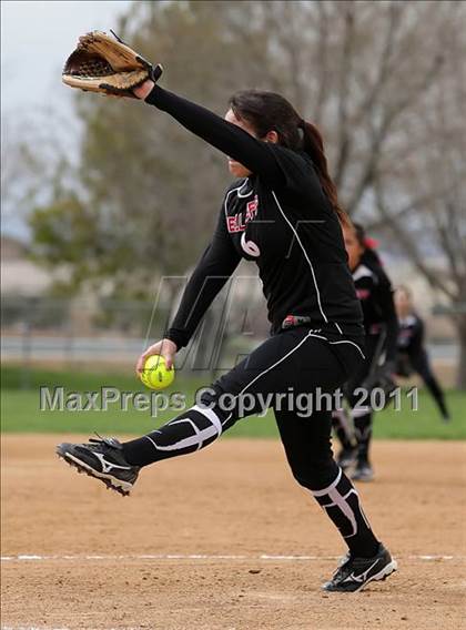 Thumbnail 3 in Rosamond vs. Bellarmine-Jefferson (Desert Classic) photogallery.
