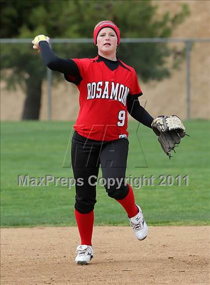 Thumbnail 2 in Rosamond vs. Bellarmine-Jefferson (Desert Classic) photogallery.
