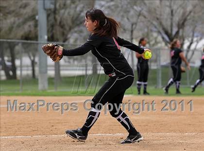 Thumbnail 2 in Rosamond vs. Bellarmine-Jefferson (Desert Classic) photogallery.