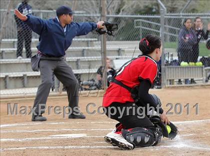 Thumbnail 3 in Rosamond vs. Bellarmine-Jefferson (Desert Classic) photogallery.