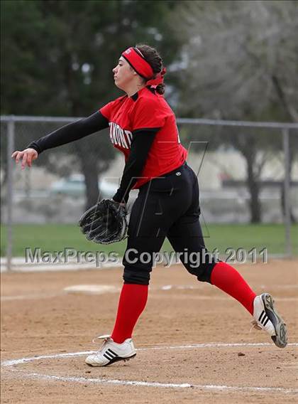 Thumbnail 2 in Rosamond vs. Bellarmine-Jefferson (Desert Classic) photogallery.