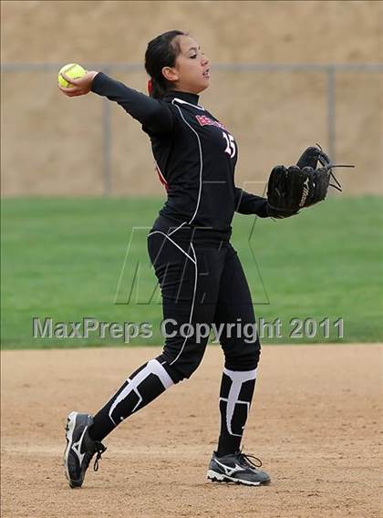Thumbnail 3 in Rosamond vs. Bellarmine-Jefferson (Desert Classic) photogallery.