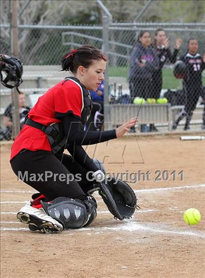 Thumbnail 2 in Rosamond vs. Bellarmine-Jefferson (Desert Classic) photogallery.