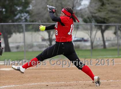 Thumbnail 2 in Rosamond vs. Bellarmine-Jefferson (Desert Classic) photogallery.