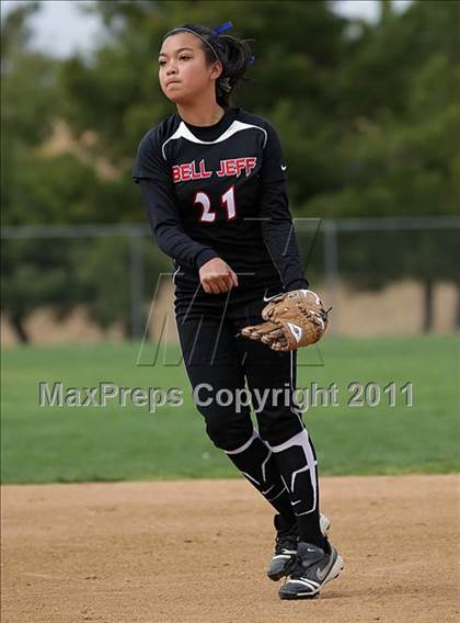 Thumbnail 3 in Rosamond vs. Bellarmine-Jefferson (Desert Classic) photogallery.