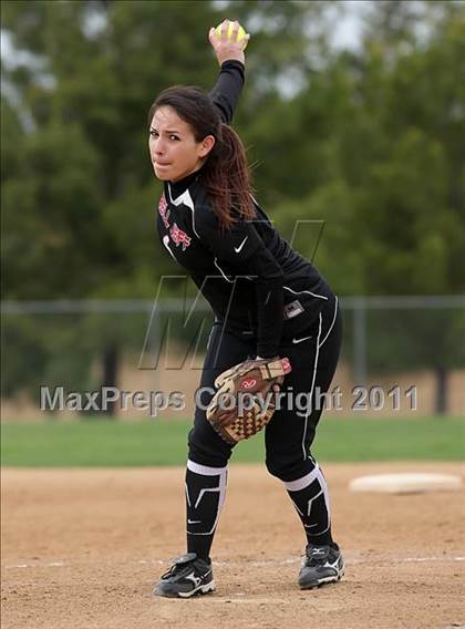 Thumbnail 2 in Rosamond vs. Bellarmine-Jefferson (Desert Classic) photogallery.