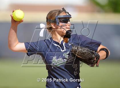 Thumbnail 3 in New Trier vs. Gurnee Warren (IHSA Class 4A Sectional) photogallery.