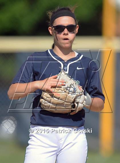 Thumbnail 1 in New Trier vs. Gurnee Warren (IHSA Class 4A Sectional) photogallery.
