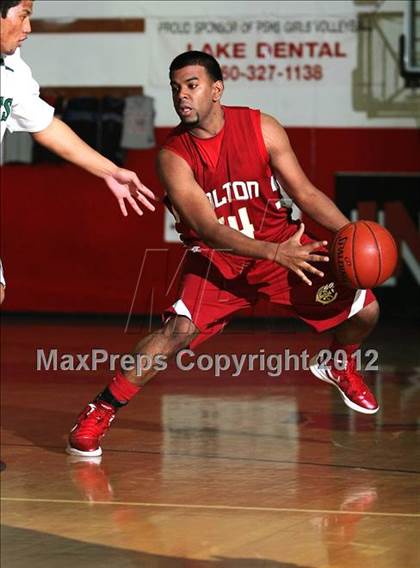 Thumbnail 2 in Twentynine Palms vs. Colton (MaxPreps Holiday Classic) photogallery.
