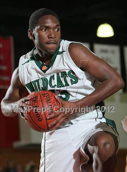 Thumbnail 3 in Twentynine Palms vs. Colton (MaxPreps Holiday Classic) photogallery.