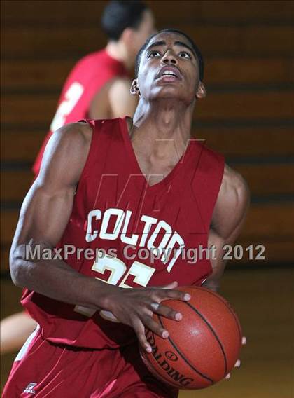Thumbnail 3 in Twentynine Palms vs. Colton (MaxPreps Holiday Classic) photogallery.