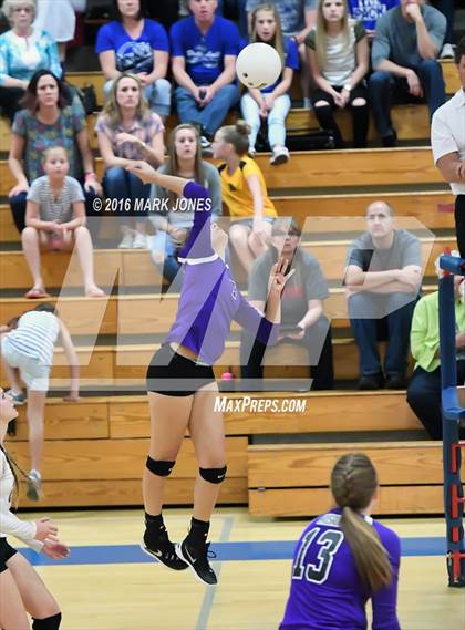 Thumbnail 3 in Northwest Christian vs. Snowflake (AIA D3 Semifinal) photogallery.