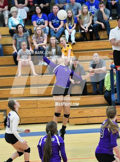 Thumbnail 2 in Northwest Christian vs. Snowflake (AIA D3 Semifinal) photogallery.