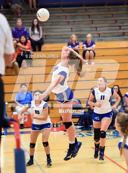 Thumbnail 1 in Northwest Christian vs. Snowflake (AIA D3 Semifinal) photogallery.